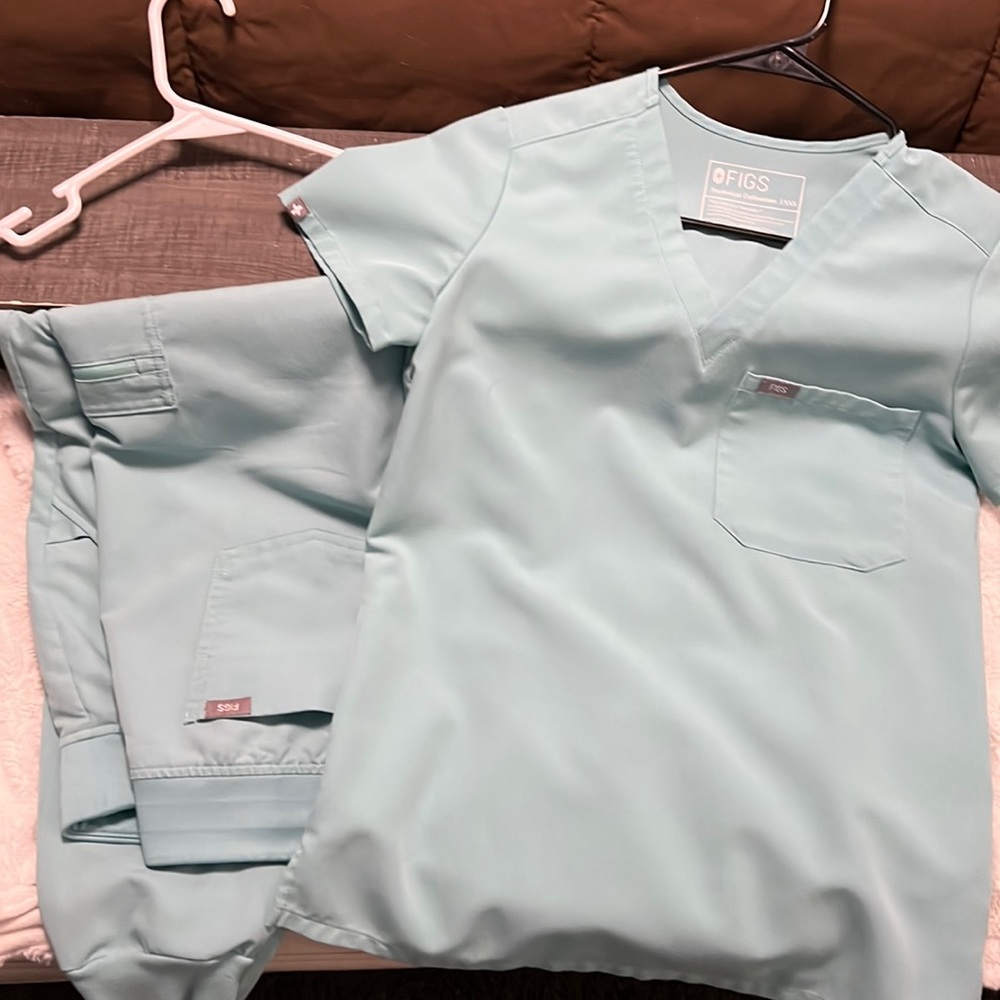 Figs scrubs
